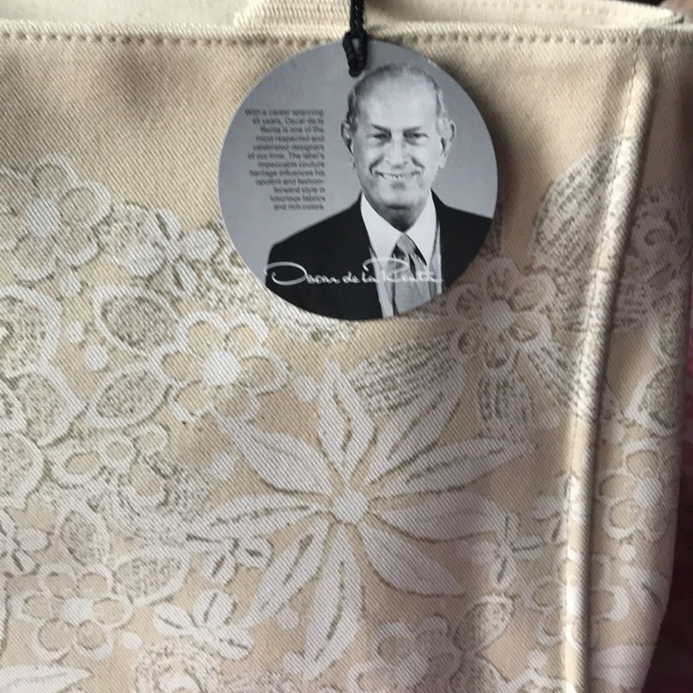 Awesome Brand New Oscar de la Renta purse! - Picture 2 of 6